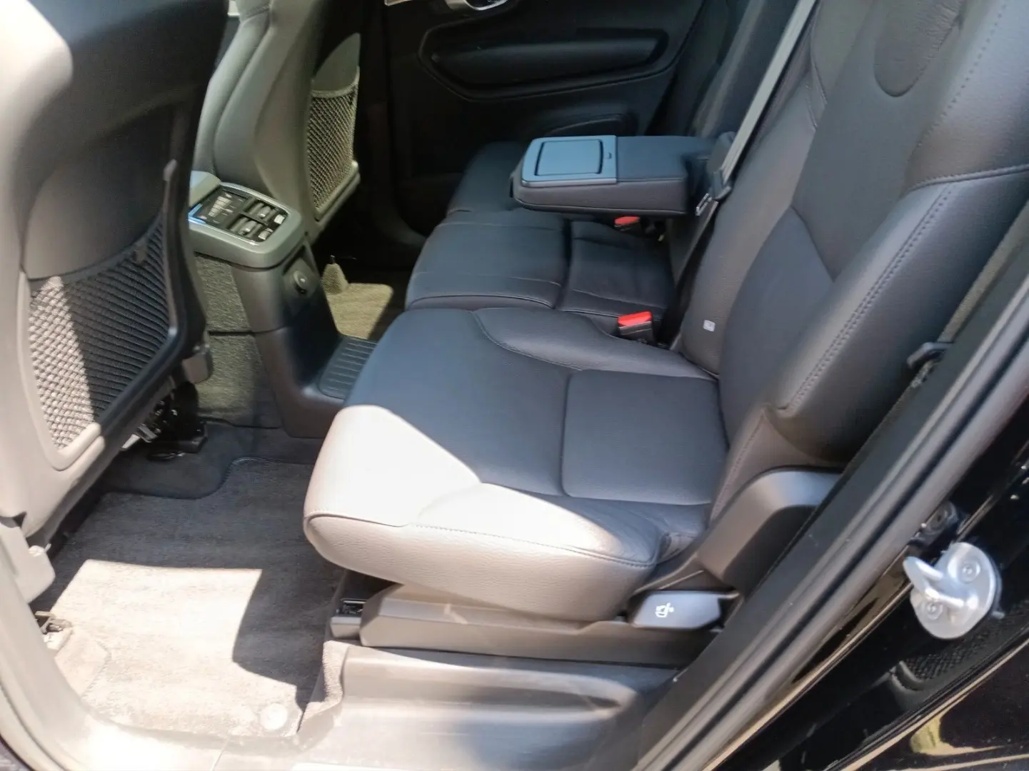 XC90 T8 Plus Dark AWD AHK/360°/Panorama