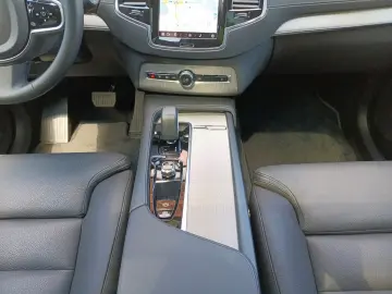 XC90 T8 Plus Dark AWD AHK/360°/Panorama