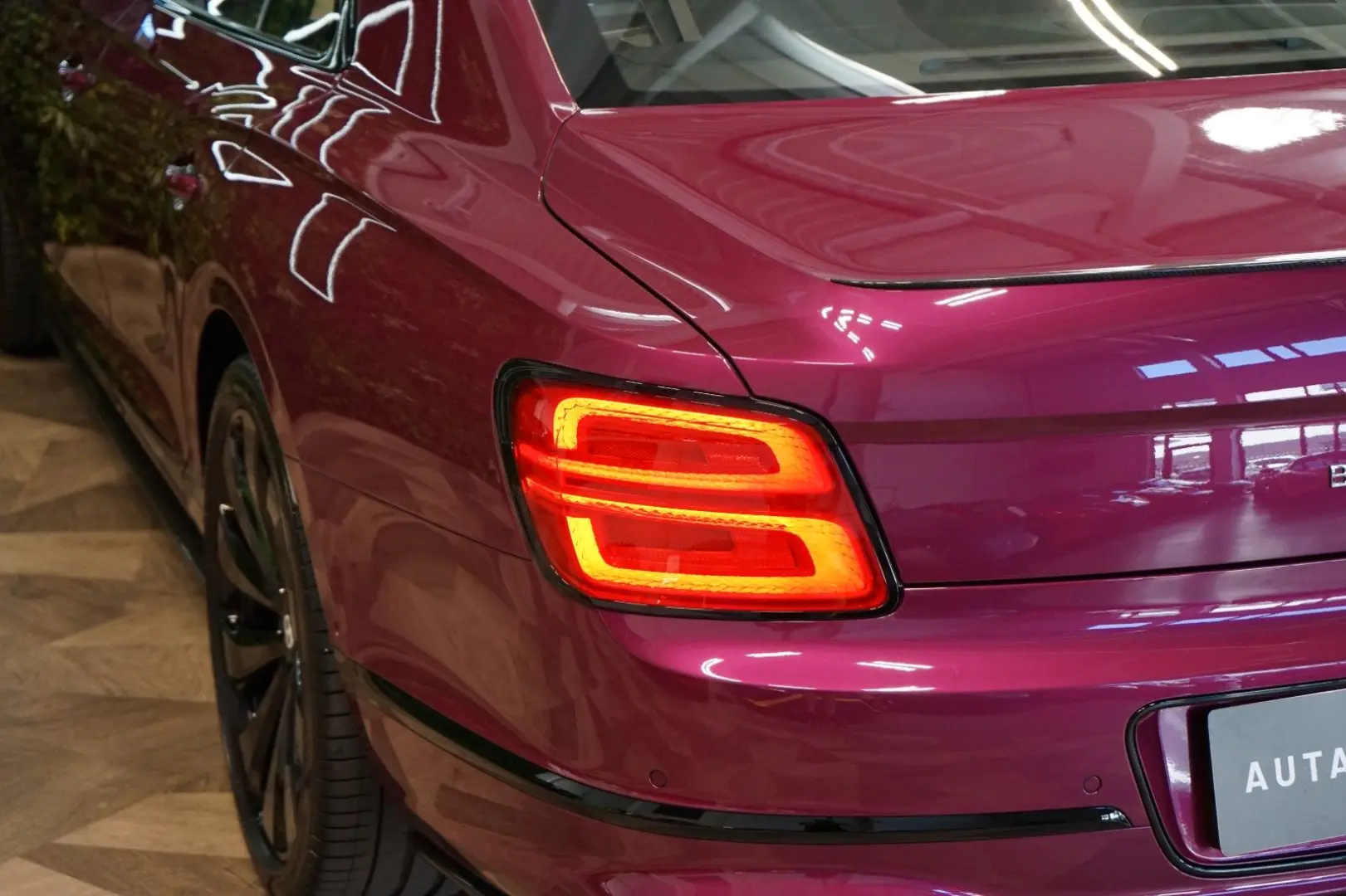 Flying Spur V8*MULLINER*CARBON Ex*170.083€ NETTO