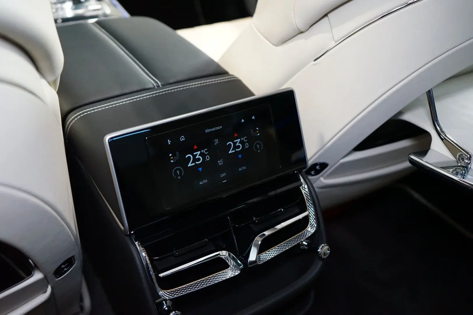 Flying Spur V8*MULLINER*CARBON Ex*170.083€ NETTO