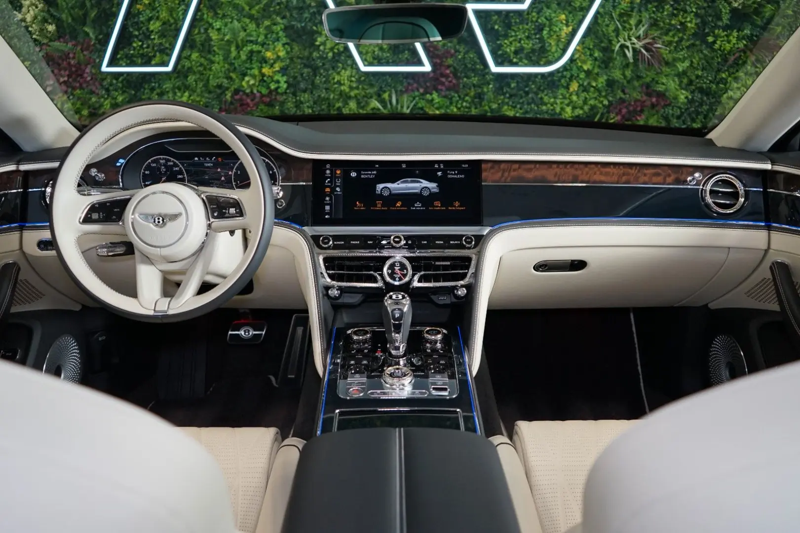 Flying Spur V8*MULLINER*CARBON Ex*170.083€ NETTO