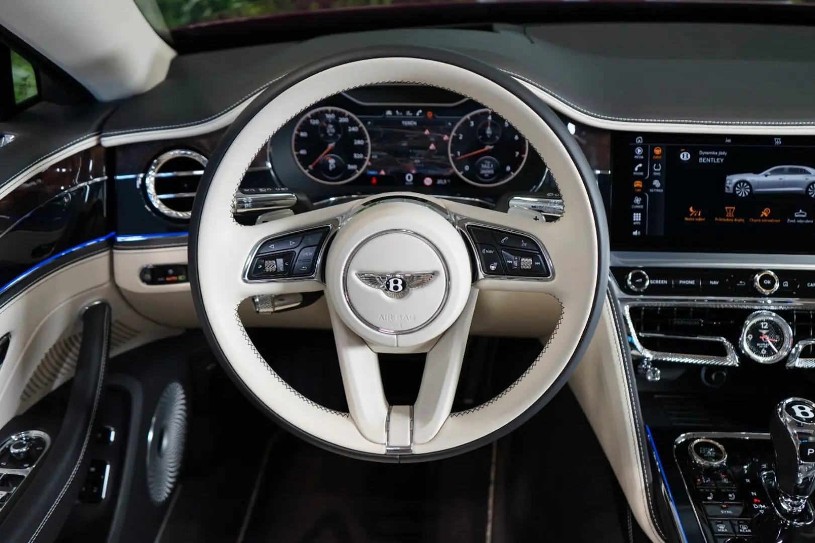 Flying Spur V8*MULLINER*CARBON Ex*170.083€ NETTO