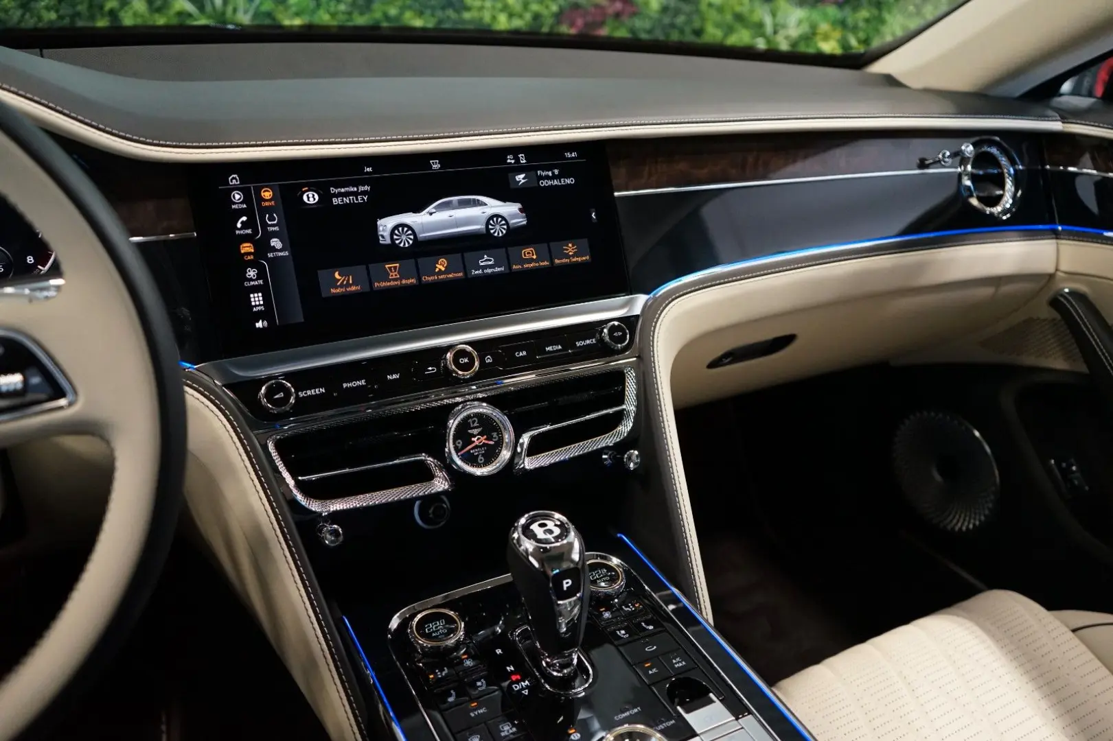 Flying Spur V8*MULLINER*CARBON Ex*170.083€ NETTO