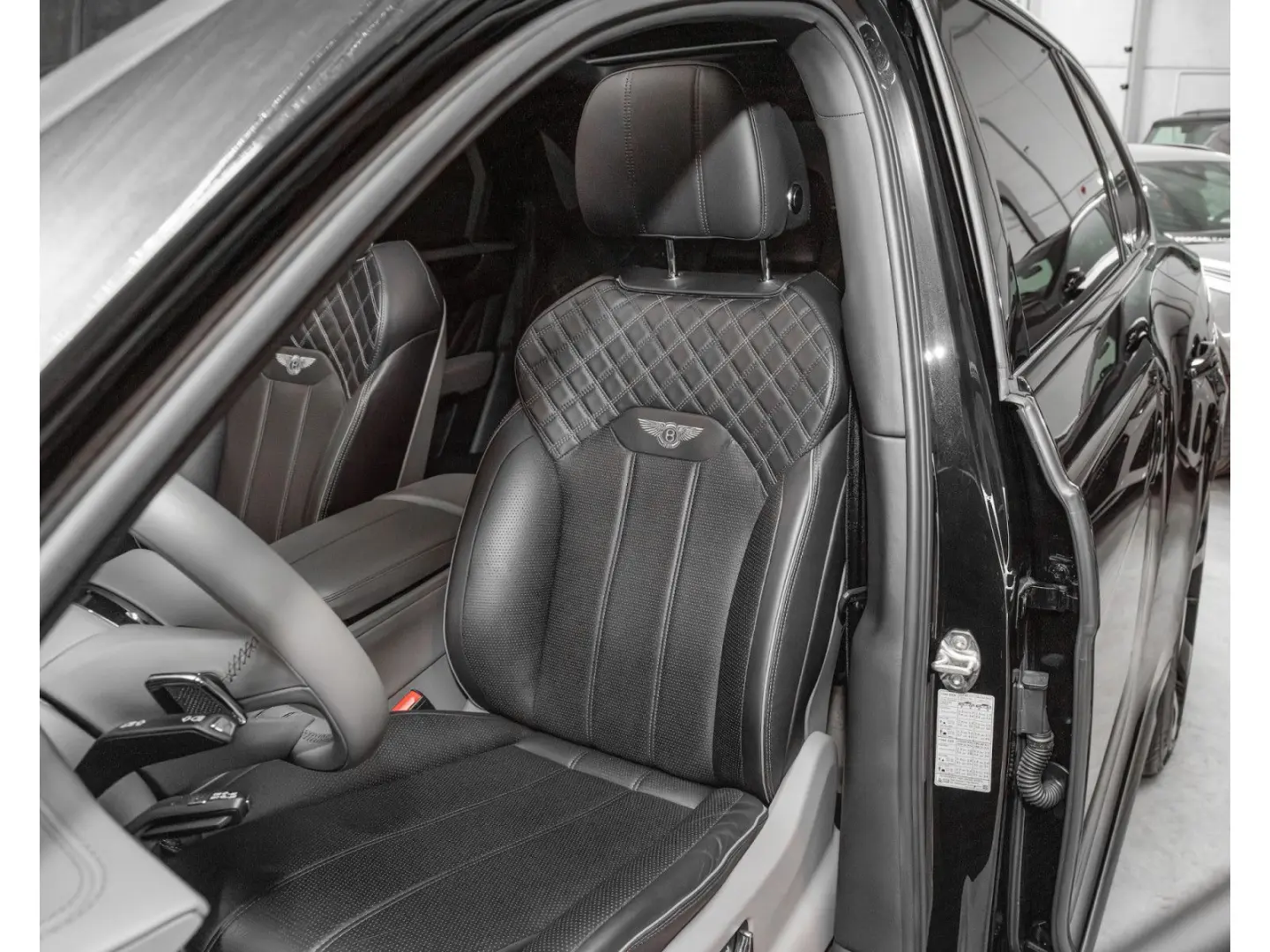 Bentayga V8 FIRST EDITION **STARTECH**LED/MULLIN