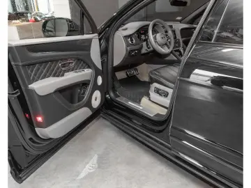 Bentayga V8 FIRST EDITION **STARTECH**LED/MULLIN