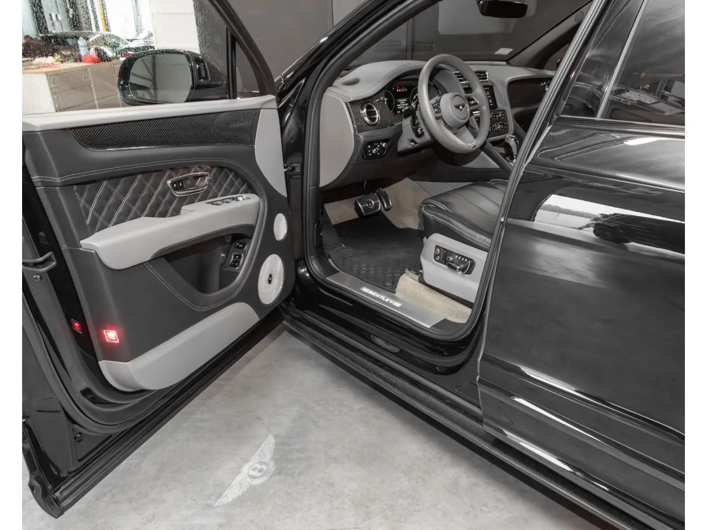 Bentayga V8 FIRST EDITION **STARTECH**LED/MULLIN