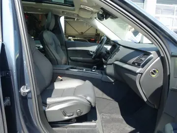 XC90 Recharge Plus Dark T8 AWD/AHK/Pano/360°/H&K