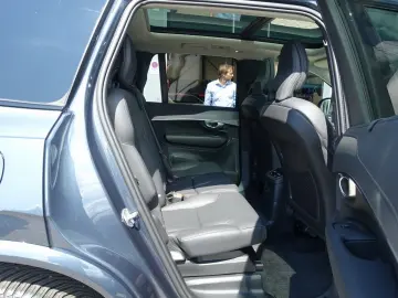 XC90 Recharge Plus Dark T8 AWD/AHK/Pano/360°/H&K