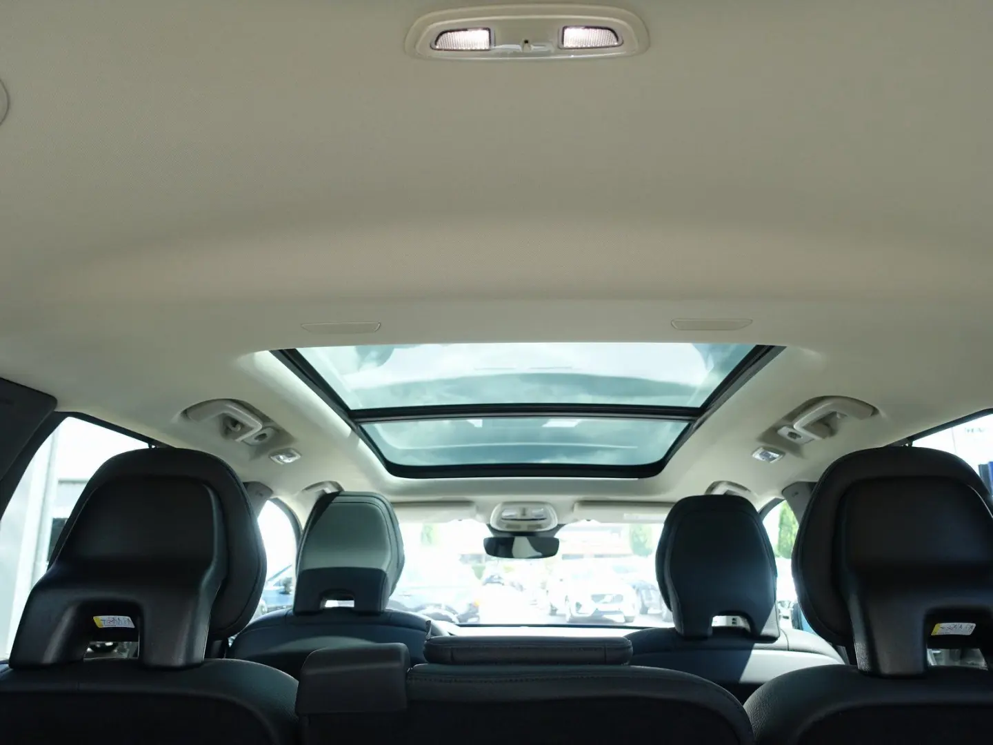 XC90 Recharge Plus Dark T8 AWD/AHK/Pano/360°/H&K