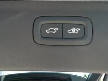 XC90 Recharge Plus Dark T8 AWD/AHK/Pano/360°/H&K