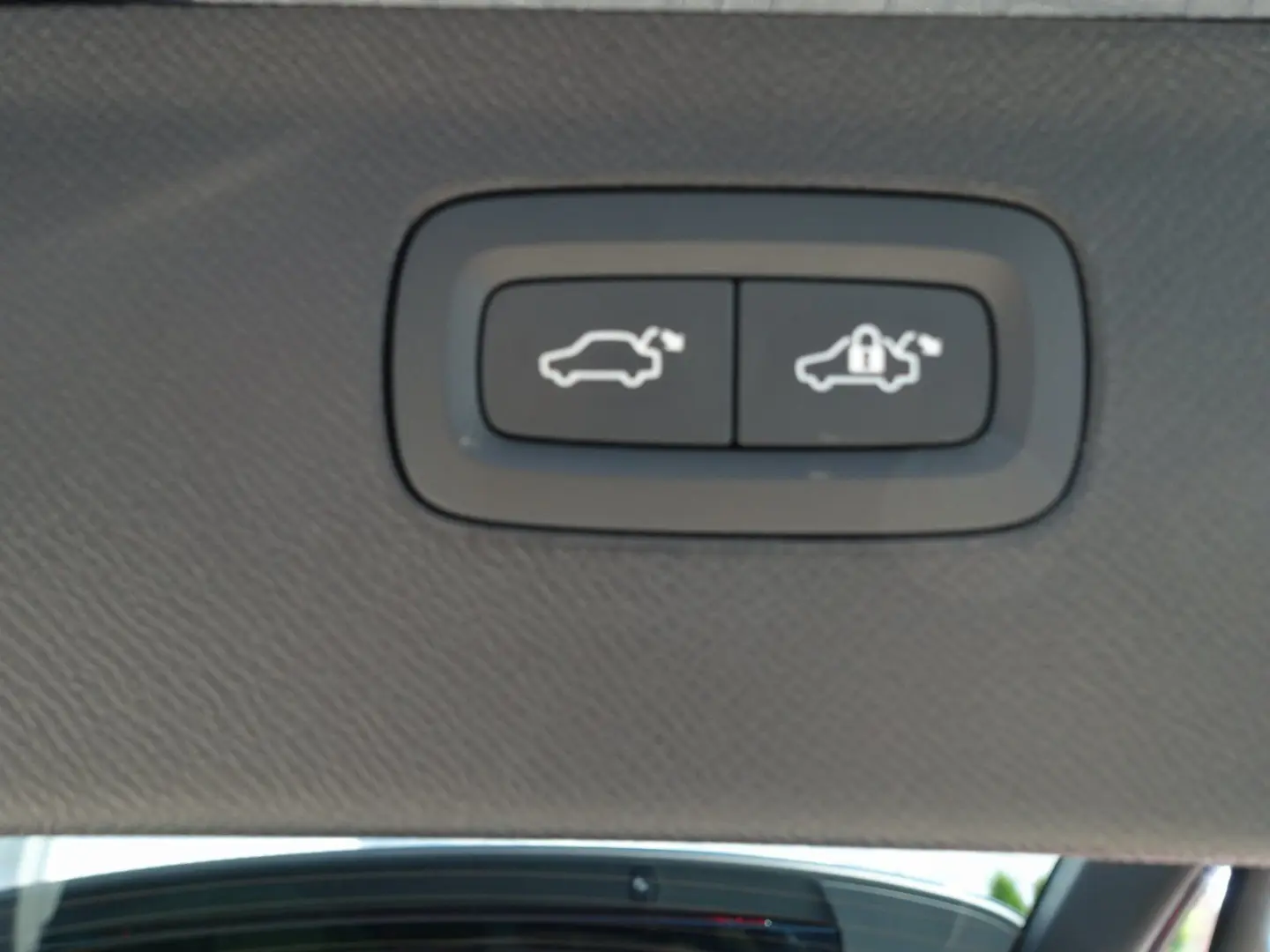 XC90 Recharge Plus Dark T8 AWD/AHK/Pano/360°/H&K