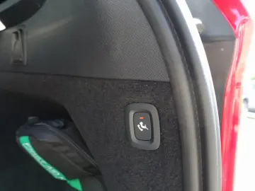XC90 Recharge Plus Dark T8 AWD/AHK/Pano/360°/H&K