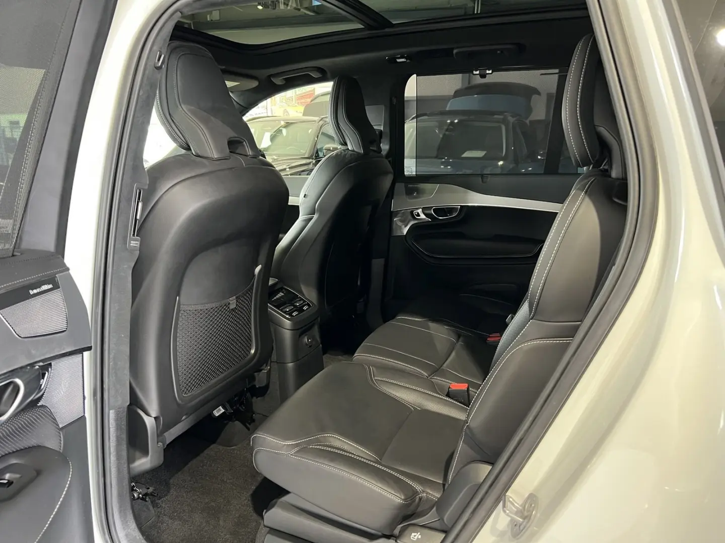 XC90 T8 Ultimate Dark Recharge AWD B&W 360