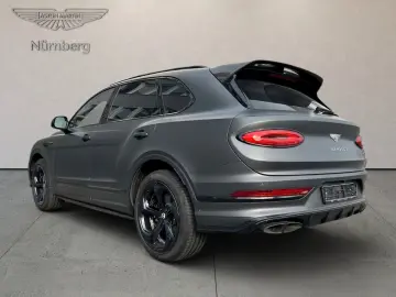 Bentayga V8 / Lackierung Matt / Vollausstattung