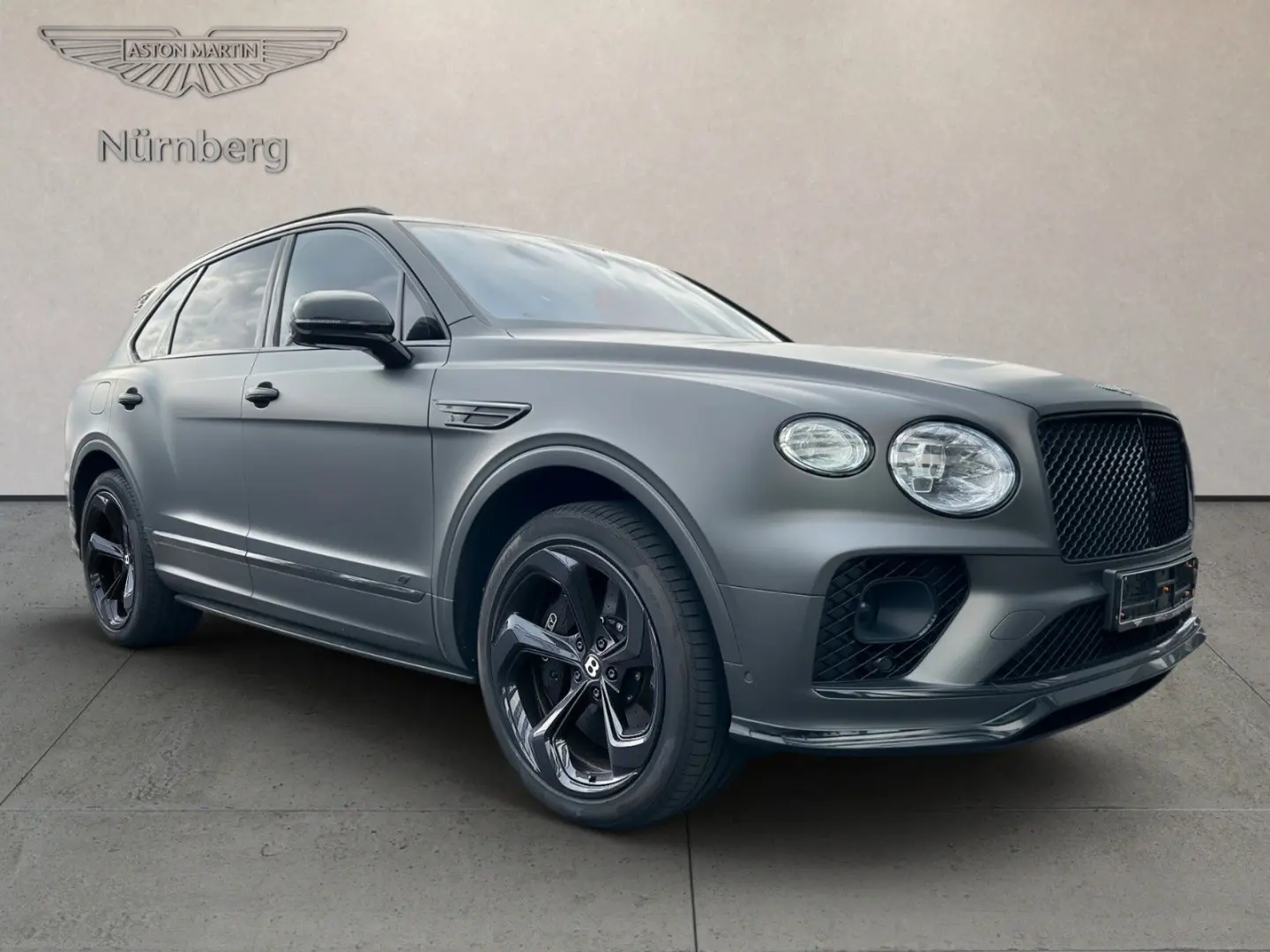 Bentayga V8 / Lackierung Matt / Vollausstattung