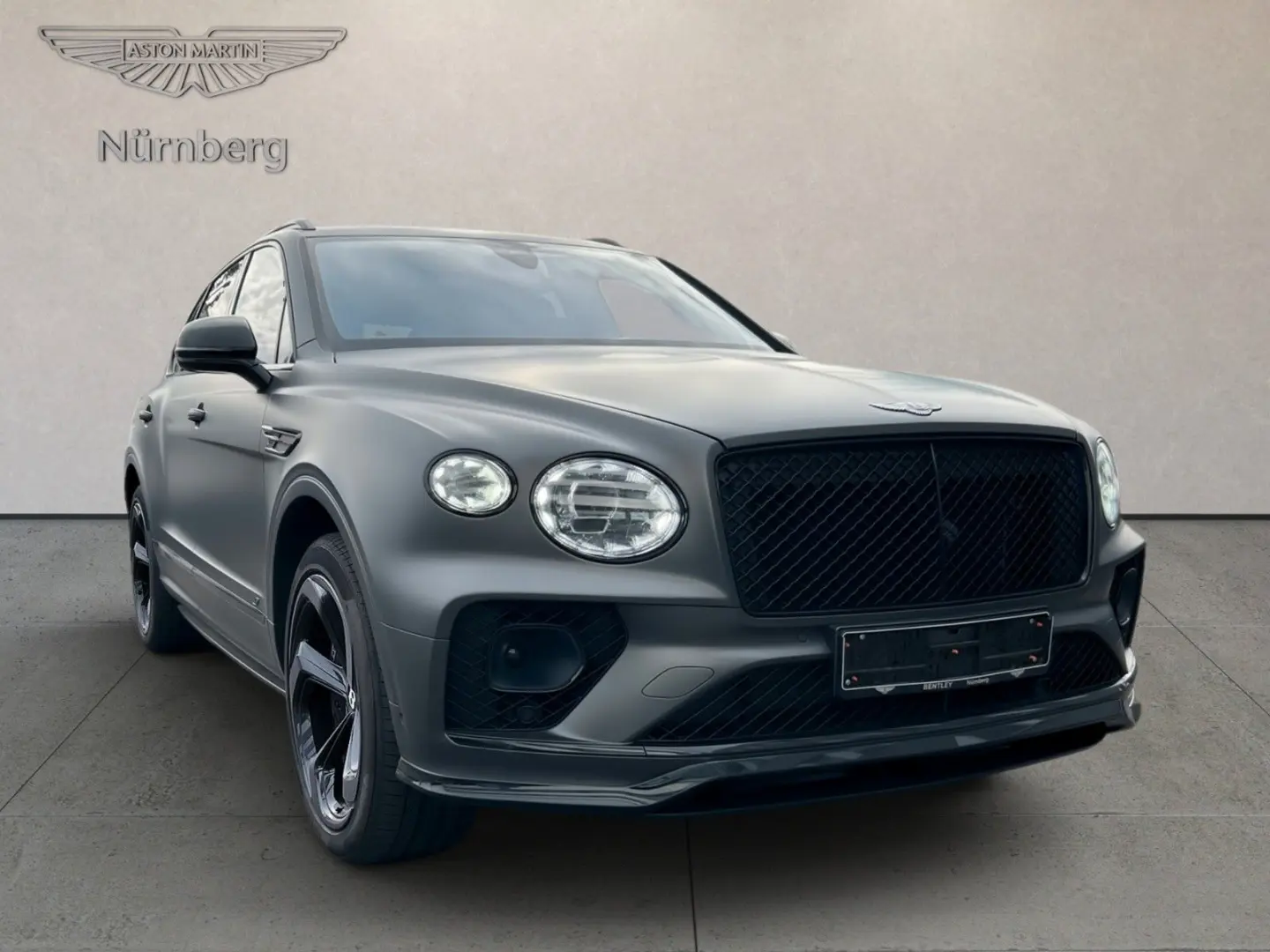 Bentayga V8 / Lackierung Matt / Vollausstattung