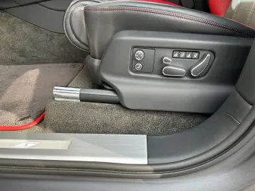 Bentayga V8 / Lackierung Matt / Vollausstattung