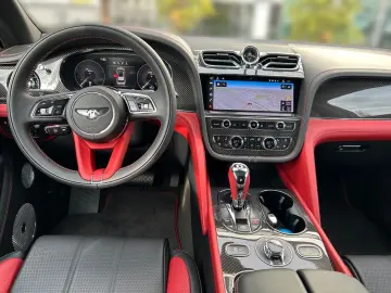 Bentayga V8 / Lackierung Matt / Vollausstattung
