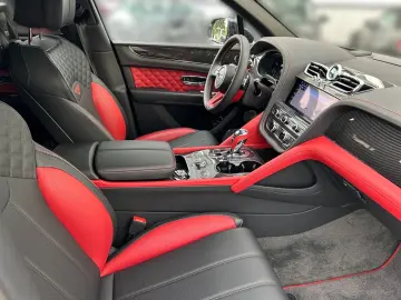 Bentayga V8 / Lackierung Matt / Vollausstattung