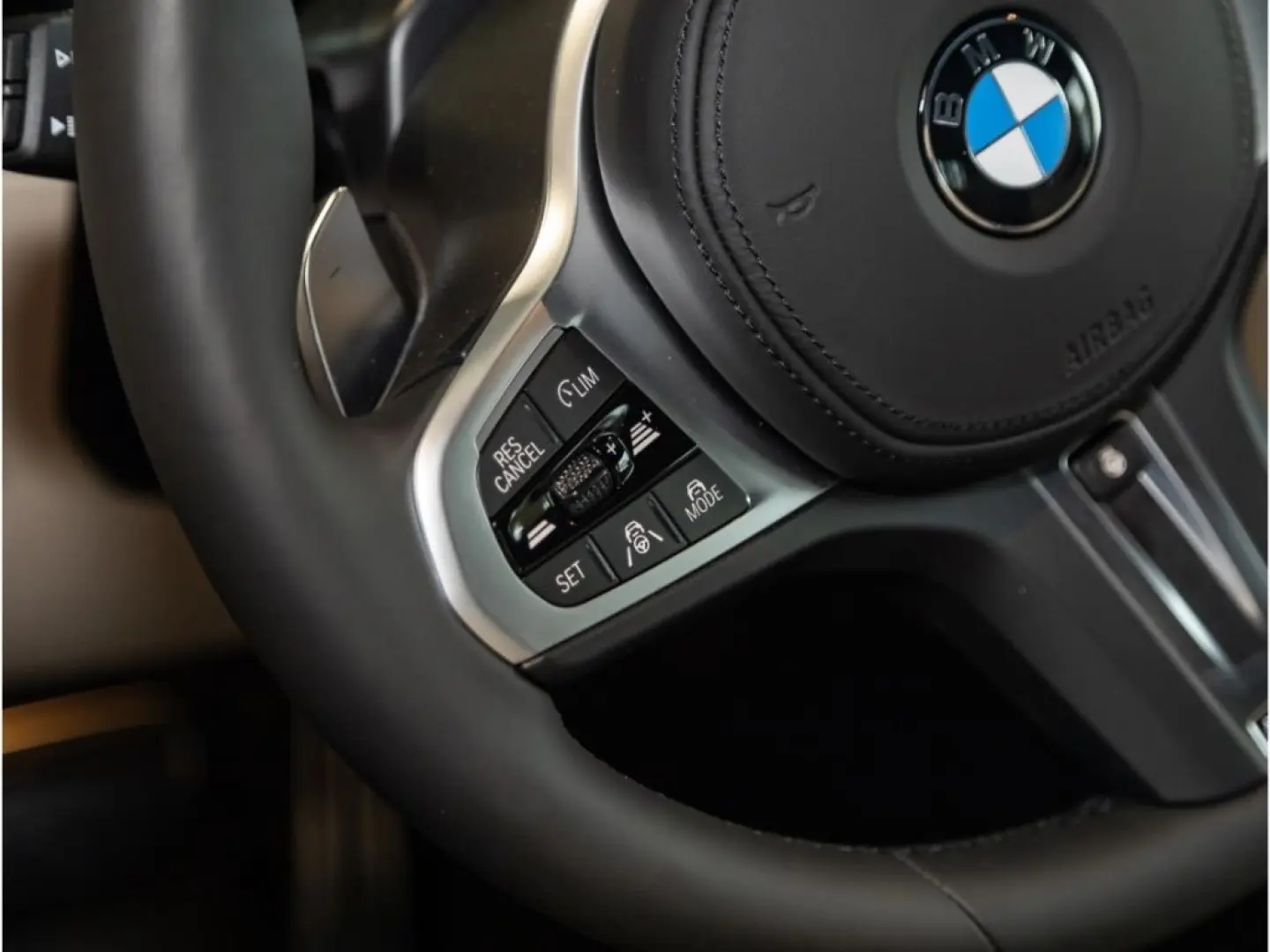 M440i xDrive Cabrio+AHK+Navi+Leder NP 95.970,-