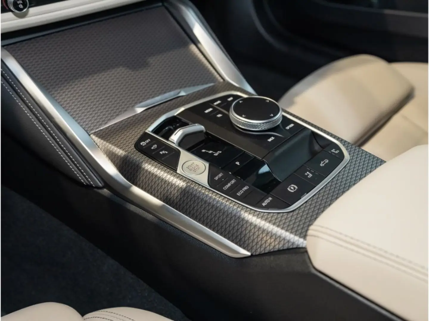 M440i xDrive Cabrio+AHK+Navi+Leder NP 95.970,-