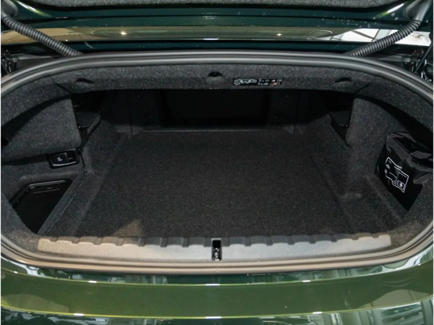 M440i xDrive Cabrio+AHK+Navi+Leder NP 95.970,-