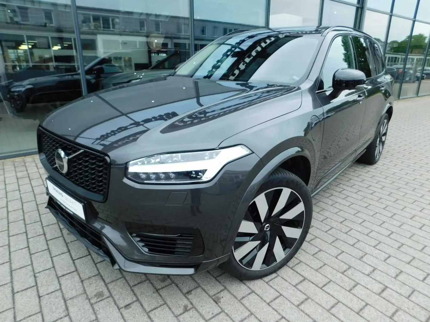 XC90 Plug-In-Hybrid T8 AWD Recharge Ultimate Dar