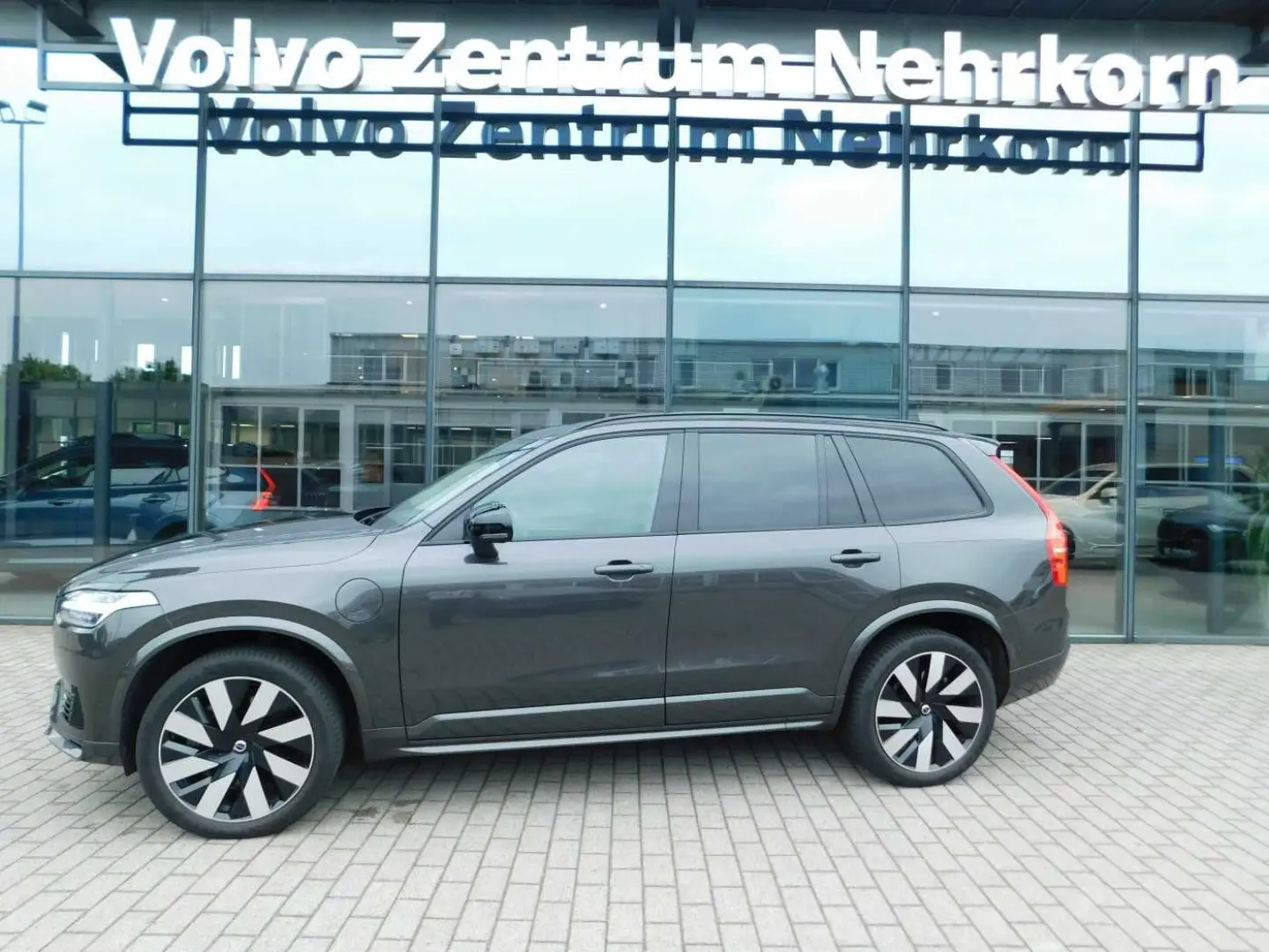 XC90 Plug-In-Hybrid T8 AWD Recharge Ultimate Dar