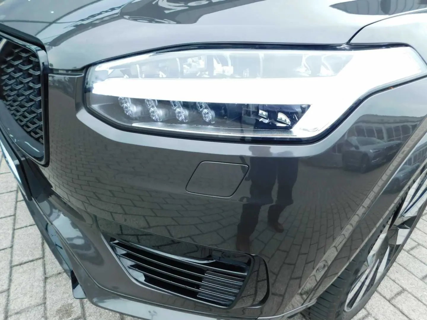 XC90 Plug-In-Hybrid T8 AWD Recharge Ultimate Dar