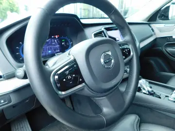 XC90 Plug-In-Hybrid T8 AWD Recharge Ultimate Dar