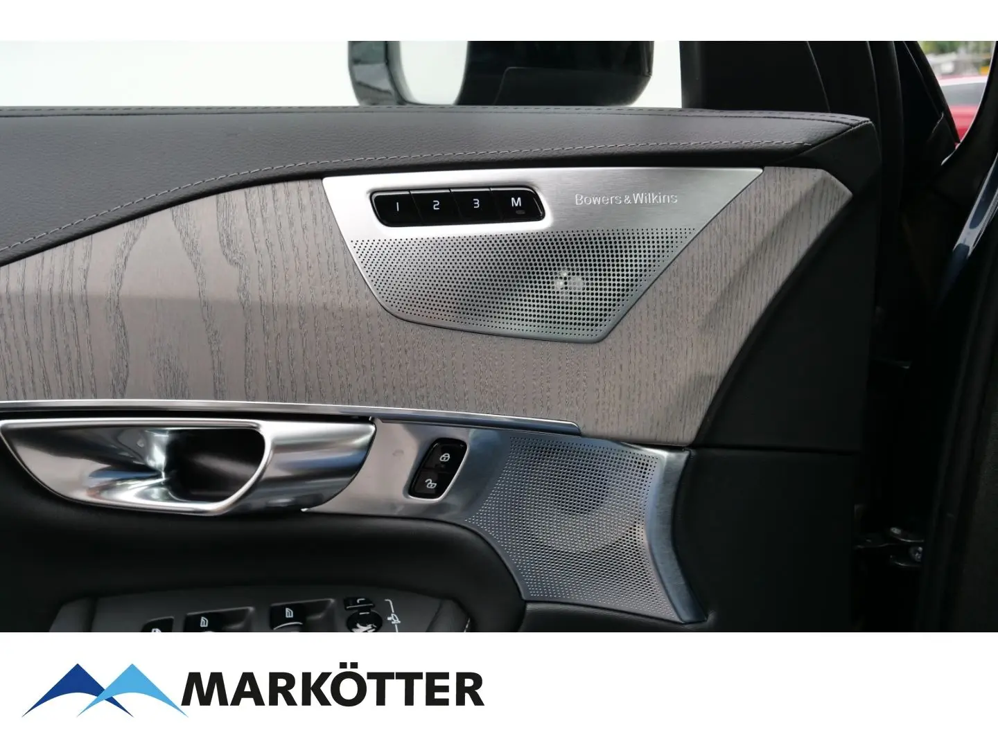 XC90 T8 AWD Recharge Ultra Dark 7-Sitzer PANO/