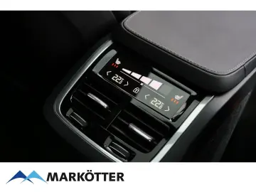XC90 T8 AWD Recharge Ultra Dark 7-Sitzer PANO/