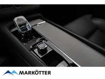 XC90 T8 AWD Recharge Ultra Dark 7-Sitzer PANO/