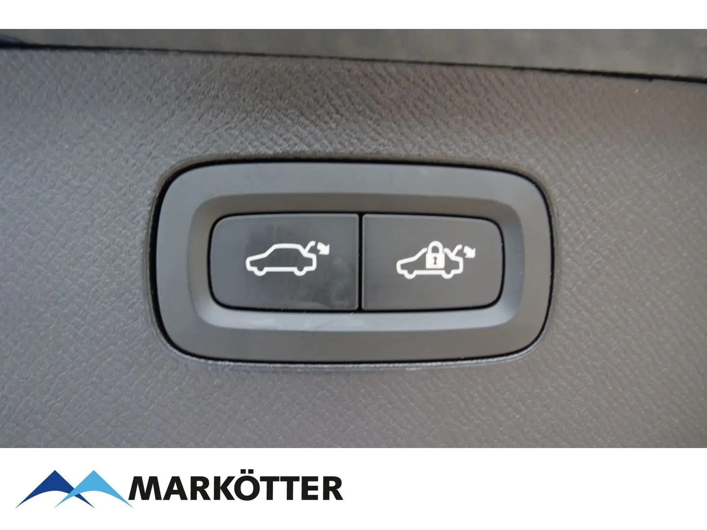 XC90 T8 AWD Recharge Ultra Dark 7-Sitzer PANO/