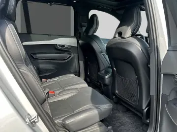 XC90 B5 Diesel AWD Plus Dark 7-Sitzer 22'' AHK S