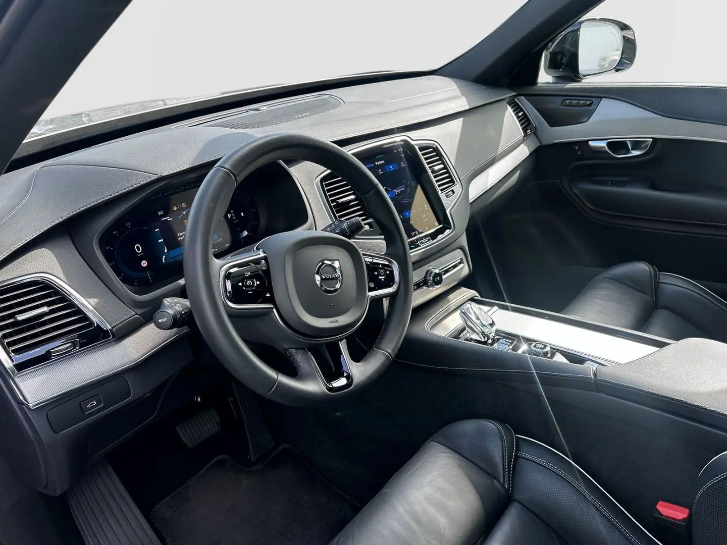 XC90 B5 Diesel AWD Plus Dark 7-Sitzer 22'' AHK S