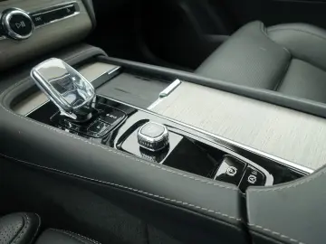 XC90 Recharge Ultimate T8 AWD/Pano/360°/B&W/Ventilation S
