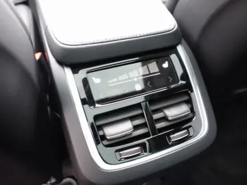 XC90 Ultra Dark T8 AWD Plug-in Hybrid/B&W/Massag
