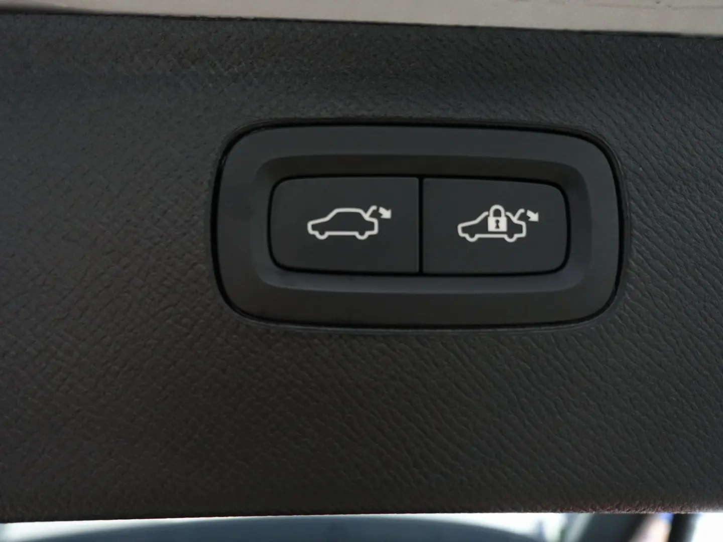 XC90 Ultra Dark T8 AWD Plug-in Hybrid/B&W/Massag