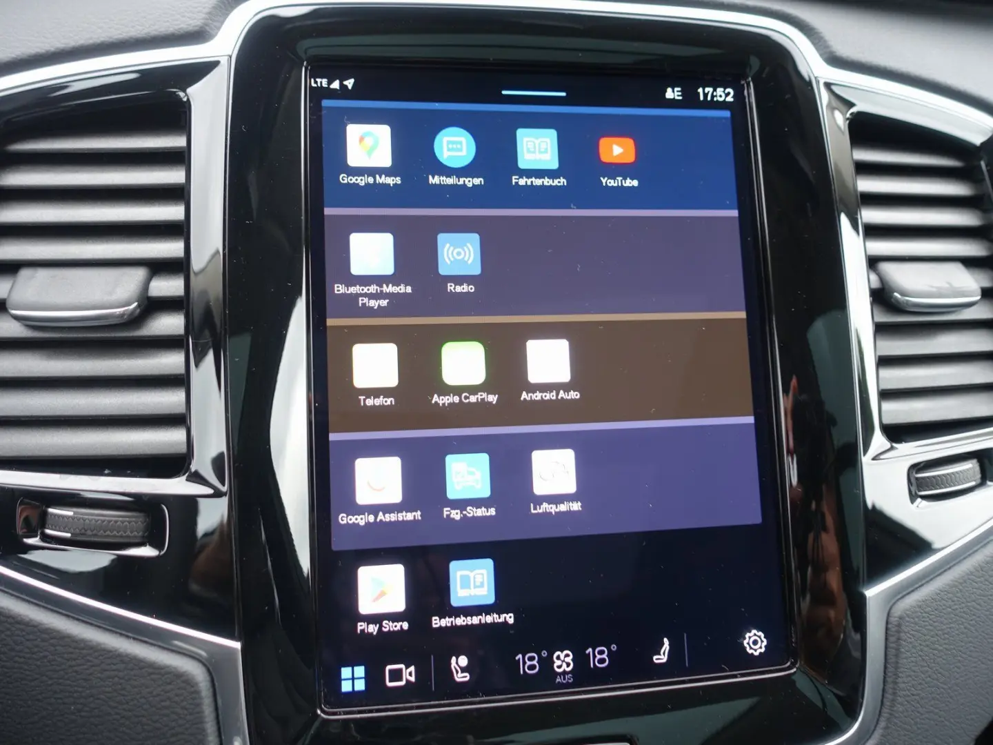 XC90 Ultra Dark T8 AWD Plug-in Hybrid/B&W/Massag