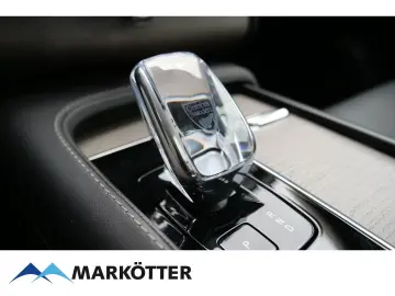XC90 T8 AWD Recharge Ultra Dark 7-Sitzer/STHZ