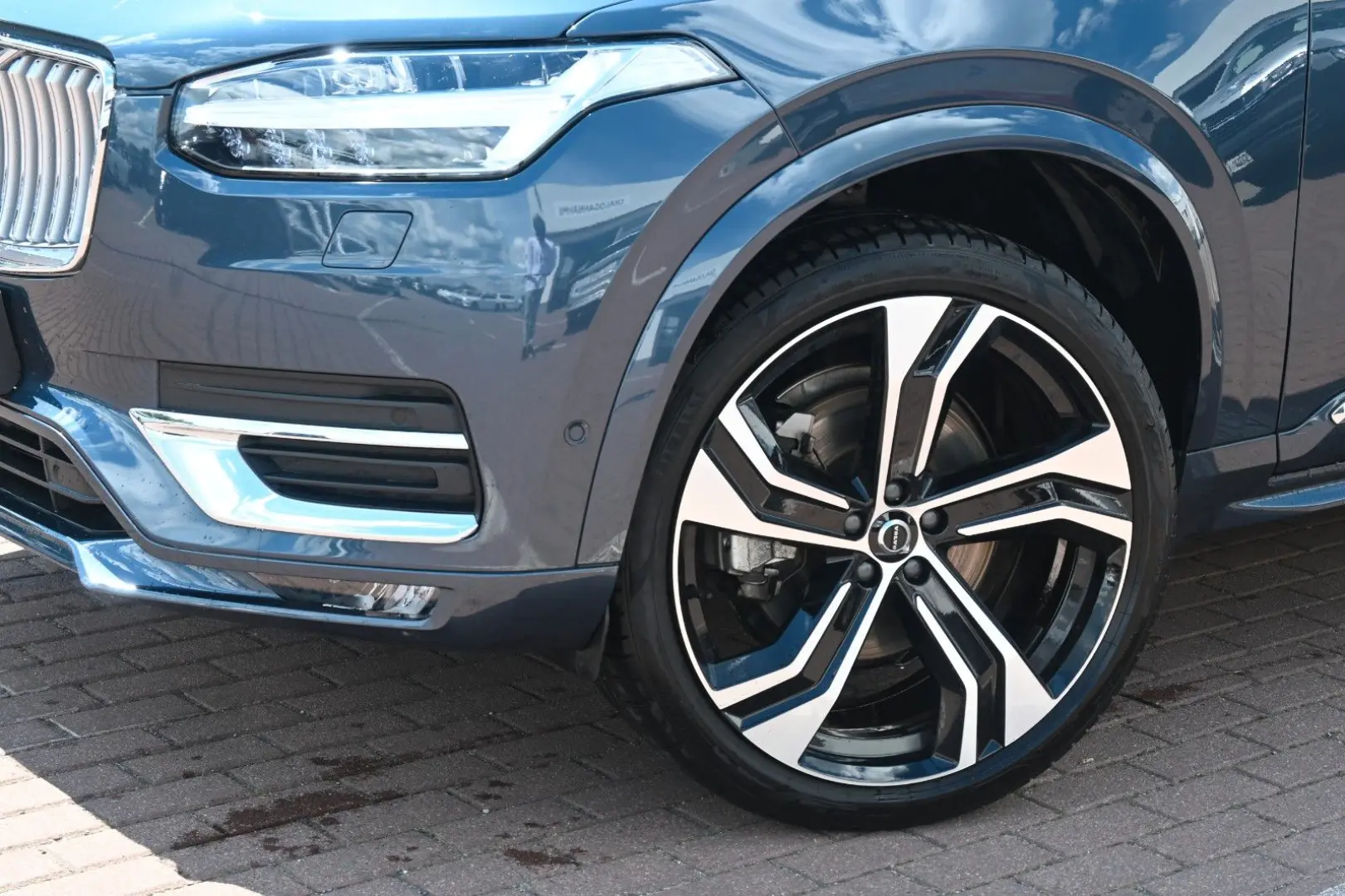 XC90 B5  Bright *360*H/K*STHZ*LUFT*AHK*7S*PANO