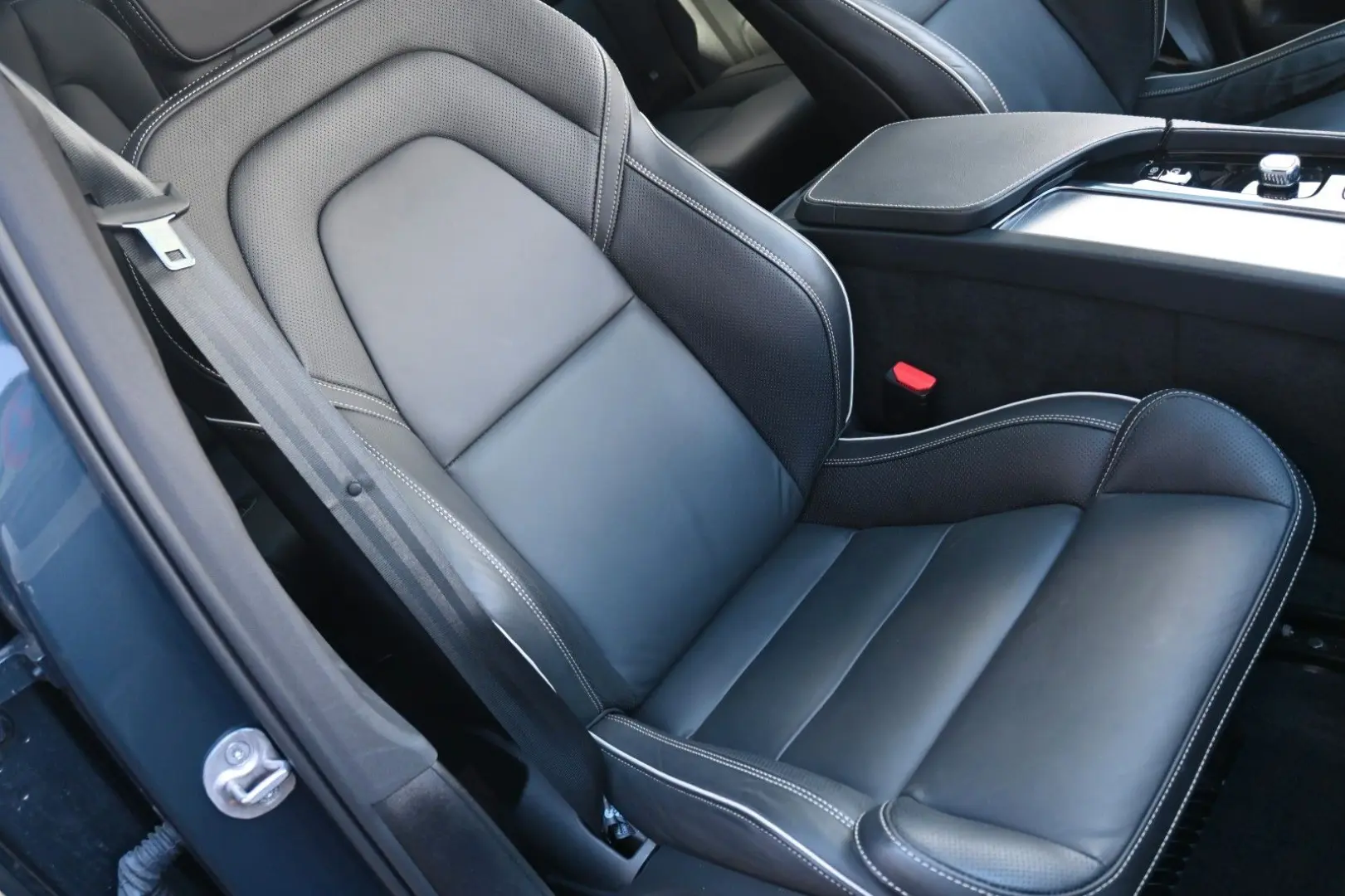 XC90 B5  Bright *360*H/K*STHZ*LUFT*AHK*7S*PANO