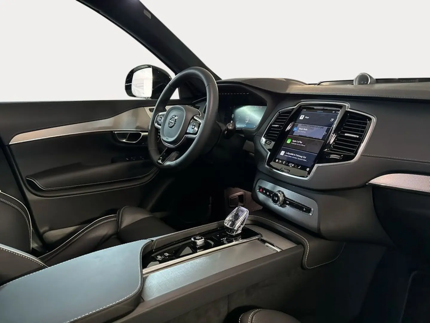 XC90 T8 AWD Recharge Ultimate-Dark Glasd Luftf B