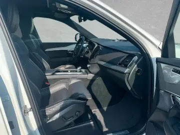 XC90 T8 AWD Recharge Ultimate Dark 7-Sitzer