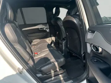 XC90 T8 AWD Recharge Ultimate Dark 7-Sitzer
