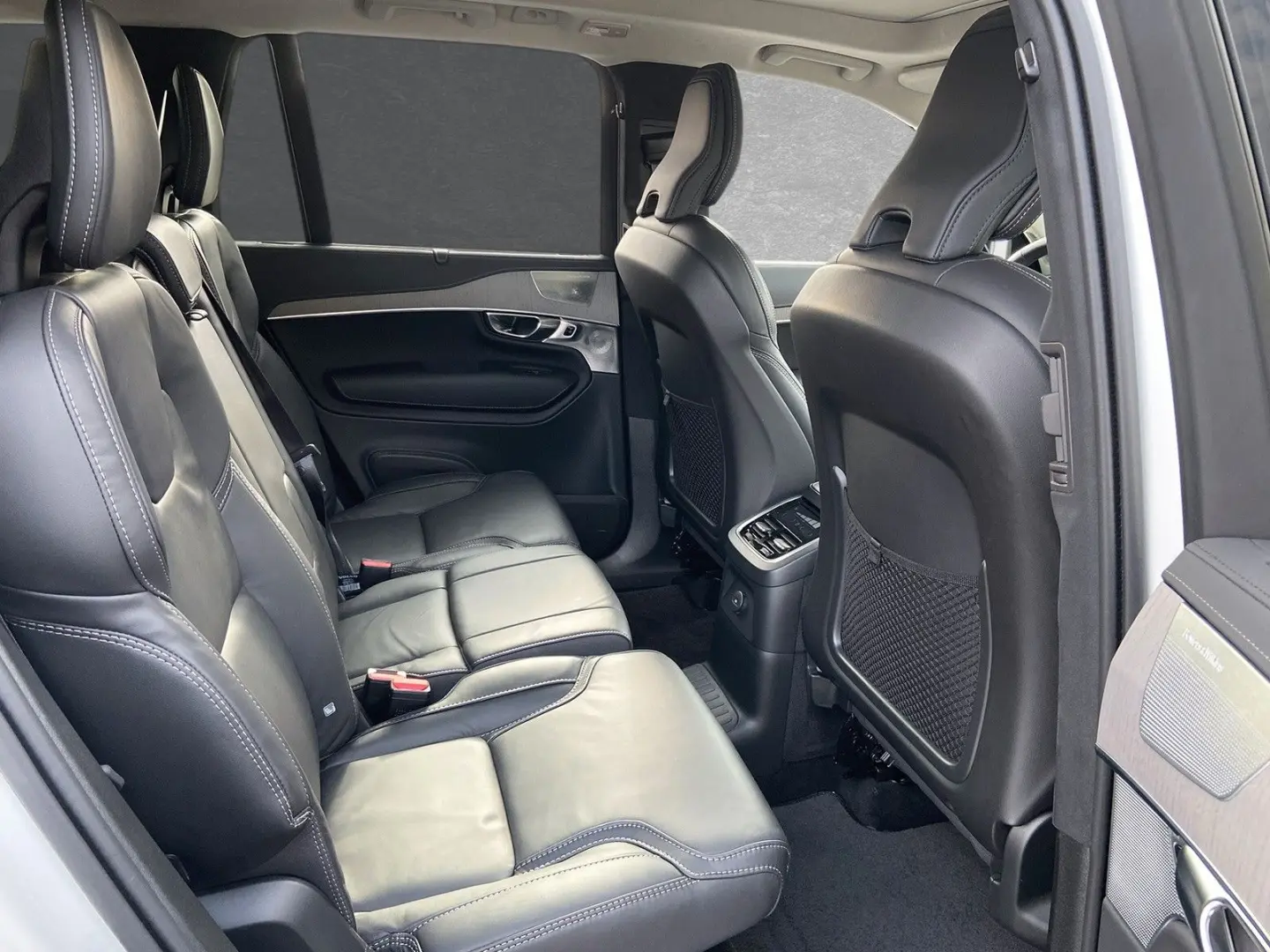 XC90 T8 AWD Recharge Ultra Dark 7-Sitzer ACC SD