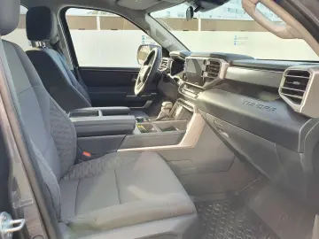 Tundra 4x4 Double Cab SR5 - SR5 Package - SOFORT