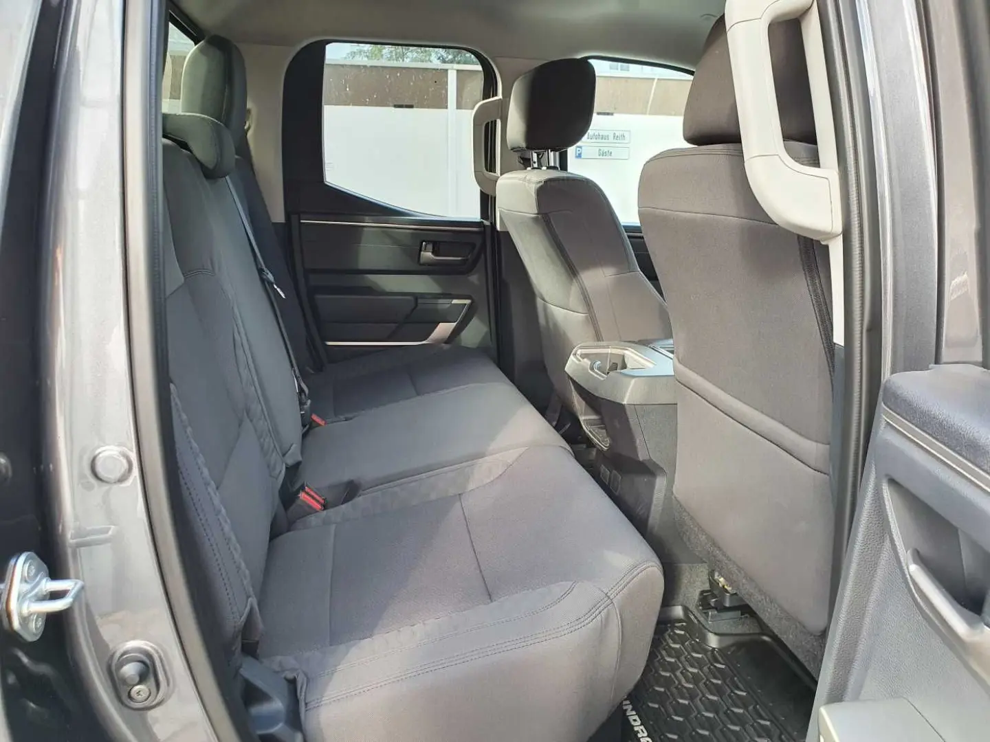 Tundra 4x4 Double Cab SR5 - SR5 Package - SOFORT
