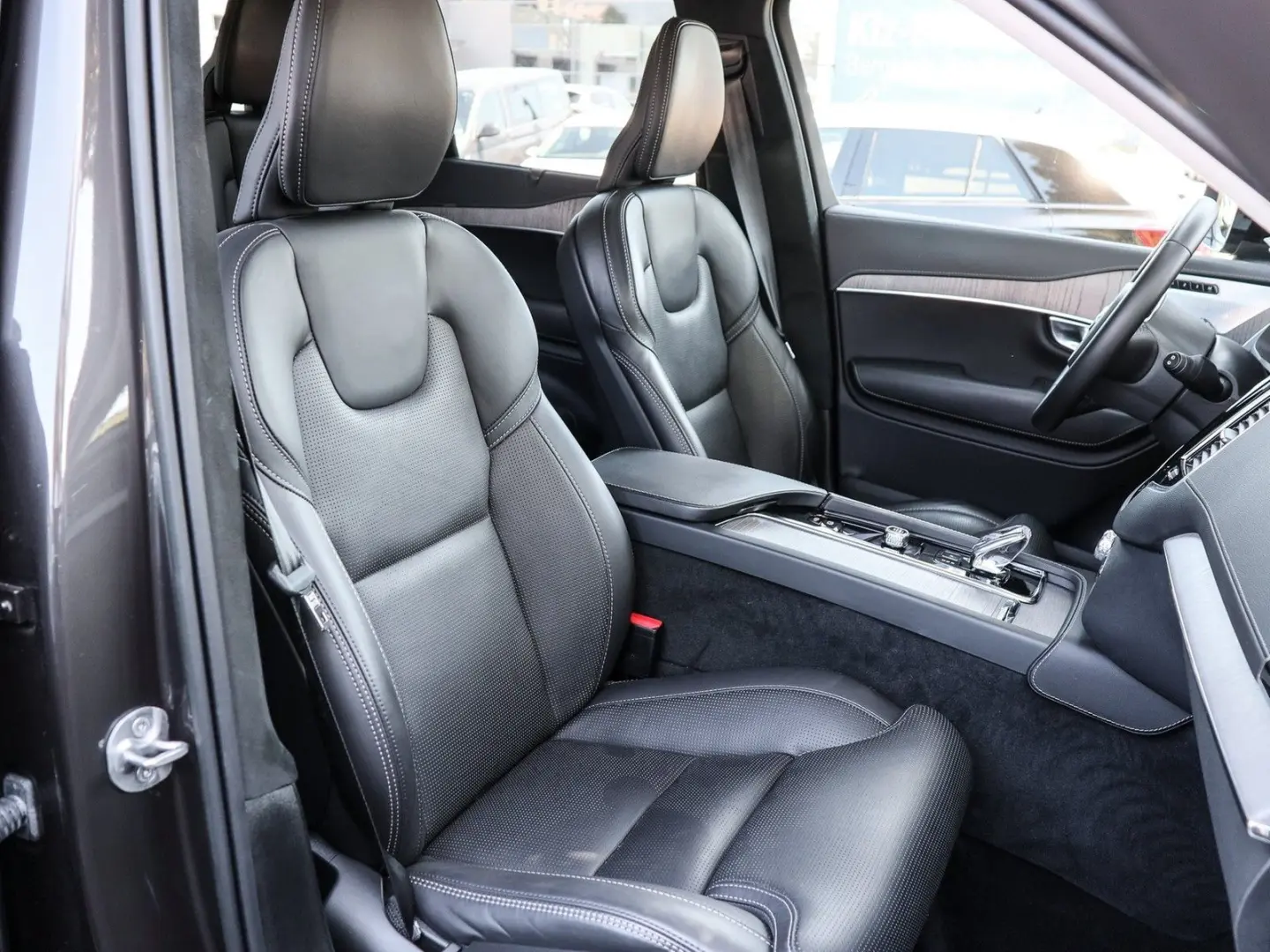 XC90 T8 Ultimate Dark Recharge Plug-In Hybrid AW